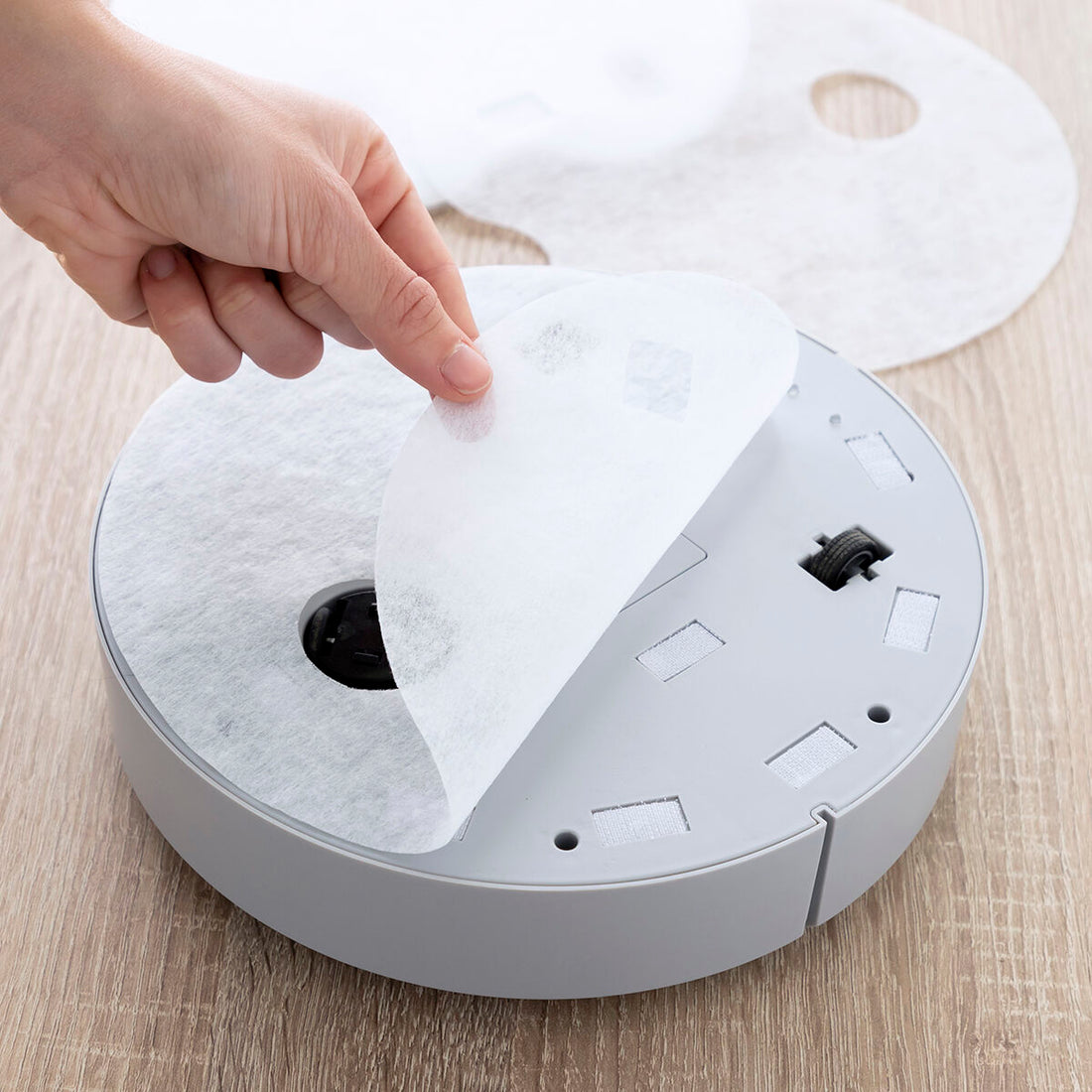 4-in-1 Wisch-Roboter, wiederaufladbar, mit UV-Desinfektion, Luftbefeuchter- und Lufterfrischer-Funktion Klinbot InnovaGoods